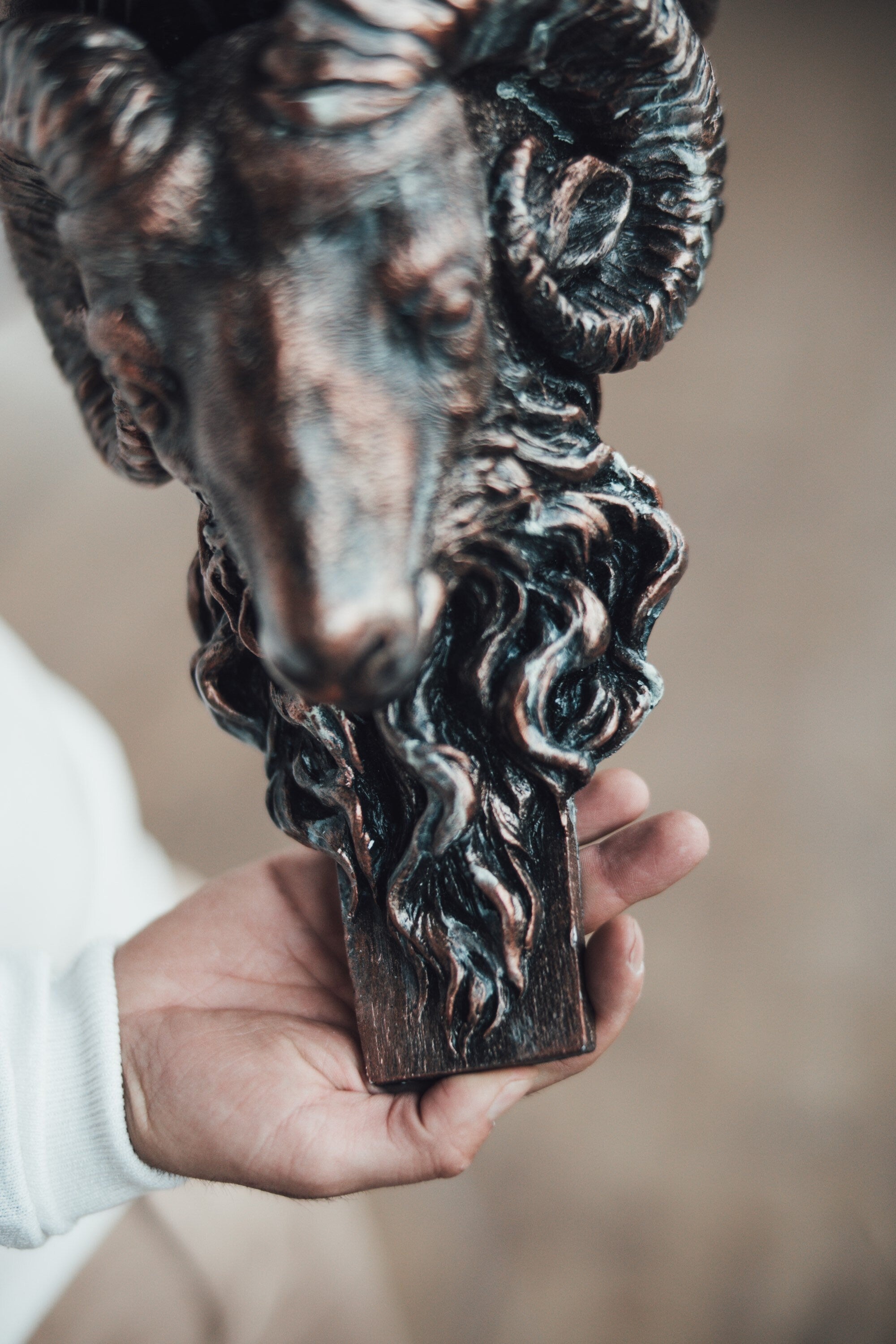 Widder Skulptur Floating Regal Dekoration & Regal Halterung